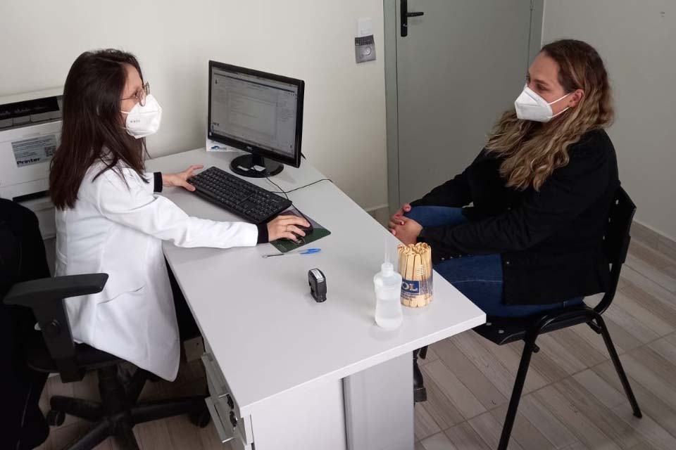 A resolução determina que o uso de máscaras é obrigatório para pessoas com suspeita ou diagnóstico confirmado para Covid-19, sintomáticas ou assintomáticas