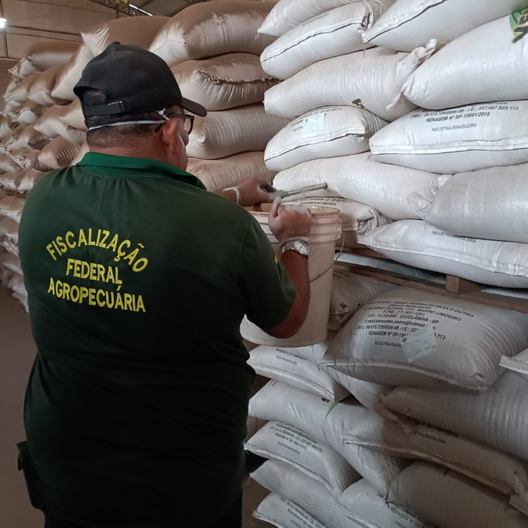 Participaram da operação 12 auditores fiscais federais agropecuários e quatro agentes de atividades agropecuárias ou auxiliares, dos estados da Bahia, Goiás, Minas Gerais, Mato Grosso do Sul, São Paulo, Sergipe, Santa Catarina e do Distrito Federal.