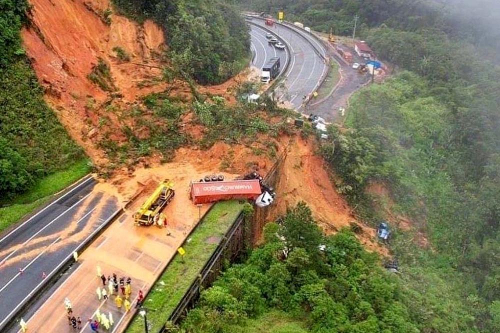 Deputado ﻿federal Ney Leprevost, protocola projeto que obriga concessionárias a monitorar riscos e acidentes naturais e deslizamentos nas encostas das rodovias. Foto Assessoria.