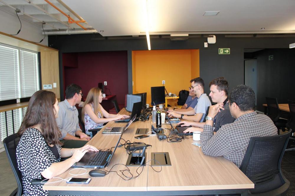Hub de Inteligência Artificial do Senai, em Londrina, onde os projetos estão sendo desenvolvidos. 