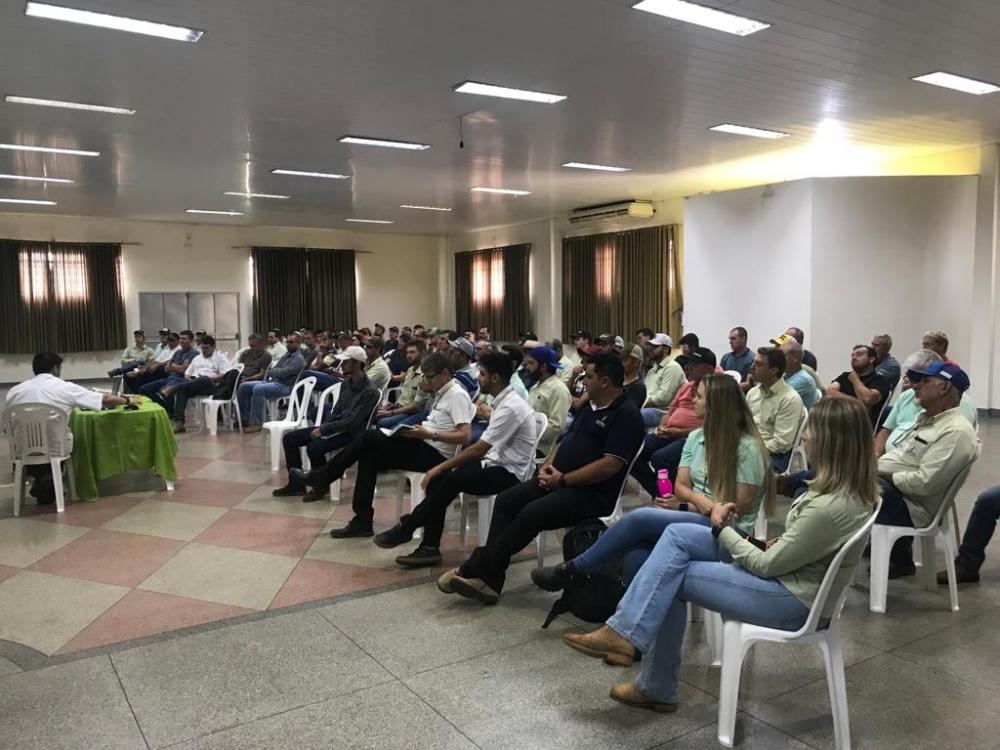 Durante o encontro, os produtores foram apresentados a temas que mostraram a cevada como uma importante rotação da cultura de inverno, além de ter uma condição de maior liquidez antecipada.
