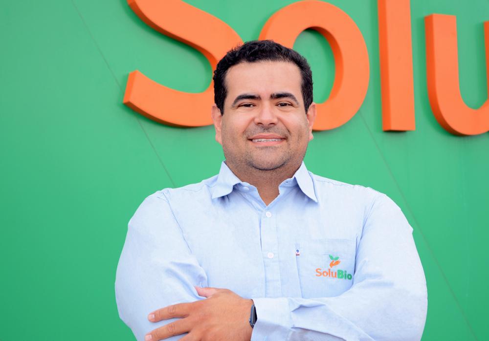José Leonardo Artioli é engenheiro agrônomo e possui mais de 10 anos de experiência em manejo biológico com as culturas de soja, milho, feijão, algodão e cana-de-açúca