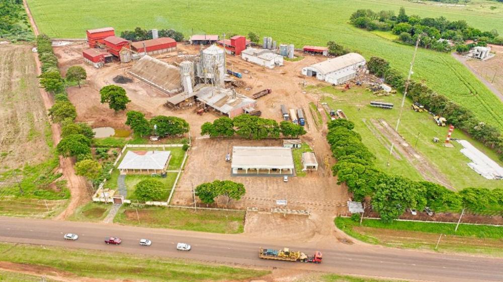 O complexo conta com a capacidade de produzir 7 milhões de litros de biodiesel por ano, a base de óleos vegetais, e tem capacidade de esmagar 50 mil toneladas de soja por ano, produzindo cerca 38 mil toneladas de farelo no período, casca de soja e óleo ve