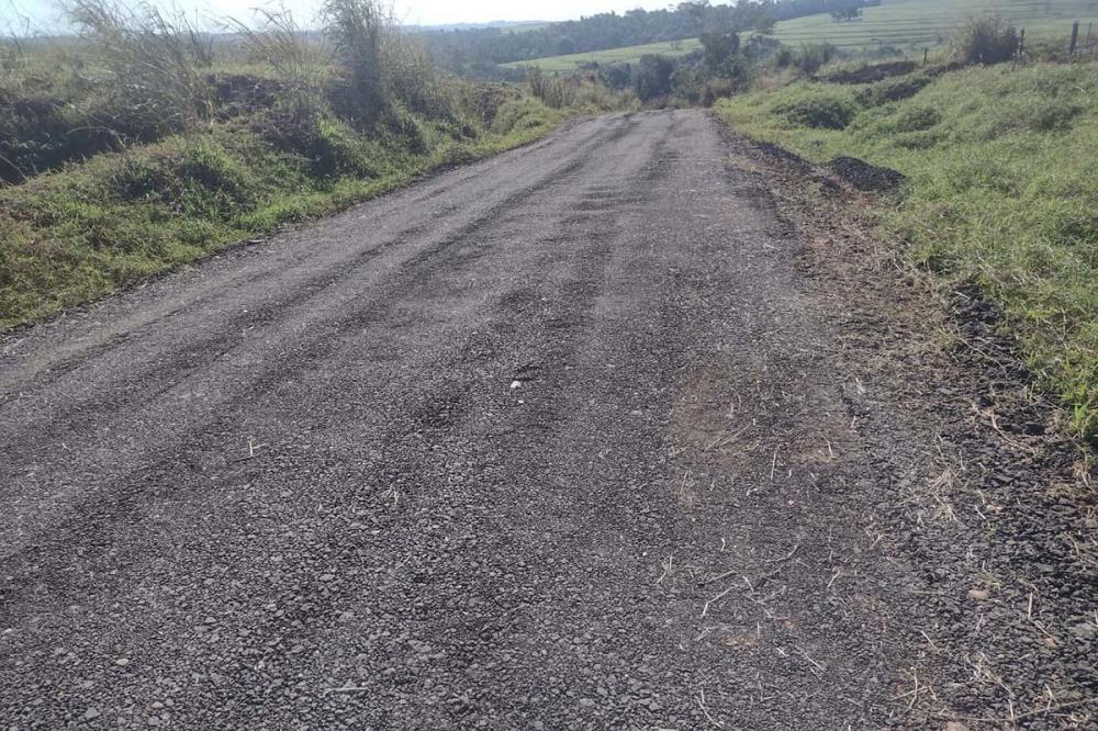 Conservação em estrada rural de Umuarama facilita transporte para pequenos produtores Foto: DER