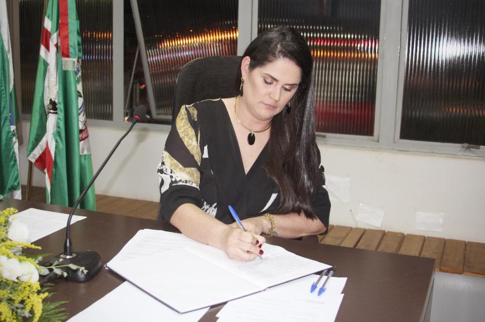 Vereadora Mariana Zadra, presidente da Câmara.
