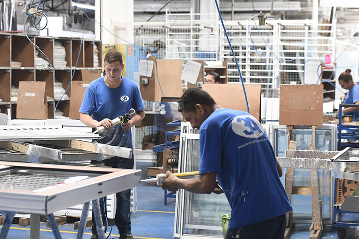 O problema da elevada carga tributária foi assinalado por 32,1% dos empresários industriais, o que representa uma redução de 0,7 p.p. em relação ao trimestre anterior. Foto: José Paulo Lacerda