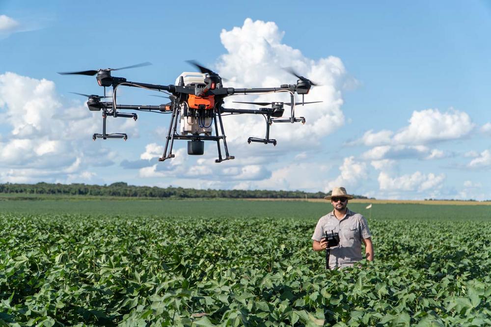 O controle do Bicudo do Algodoeiro, aliando o know-how da Perfect Flight, a primeira plataforma de gestão e rastreabilidade de pulverização aérea do mundo, juntamente com as associações, e tecnologia de ponta da Agridrones Solutions e DJI.