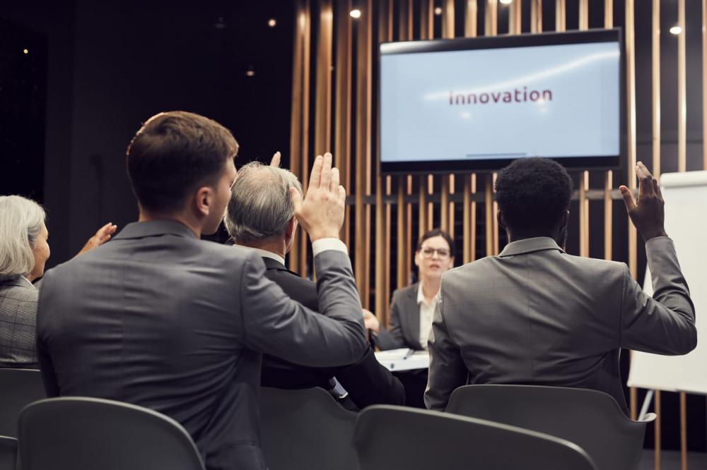 Sugestão de legenda: Fatores como cultura e ambiente da empresa têm sido primordiais para estímulo à criação de novas ideias Créditos da imagem: Envato