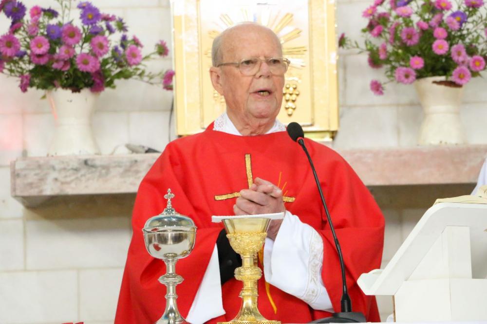 A missa celebrada pelo padre lembrou os 60 anos do paroquiato. Fotos Diocese de Ponta Grossa
