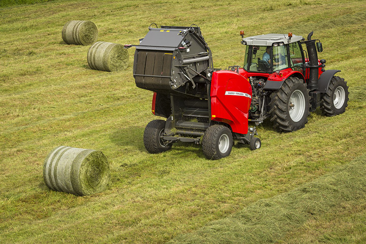No evento, um dos destaques é o conjunto formado pelo trator MF 7700 Dyna-6 e a enfardadora MF RB 4160V Protec, cujo diferencial o empacotamento integrado, que embrulha o feno em movimento, resultando em uma operação rápida e eficaz, com menos consumo de 