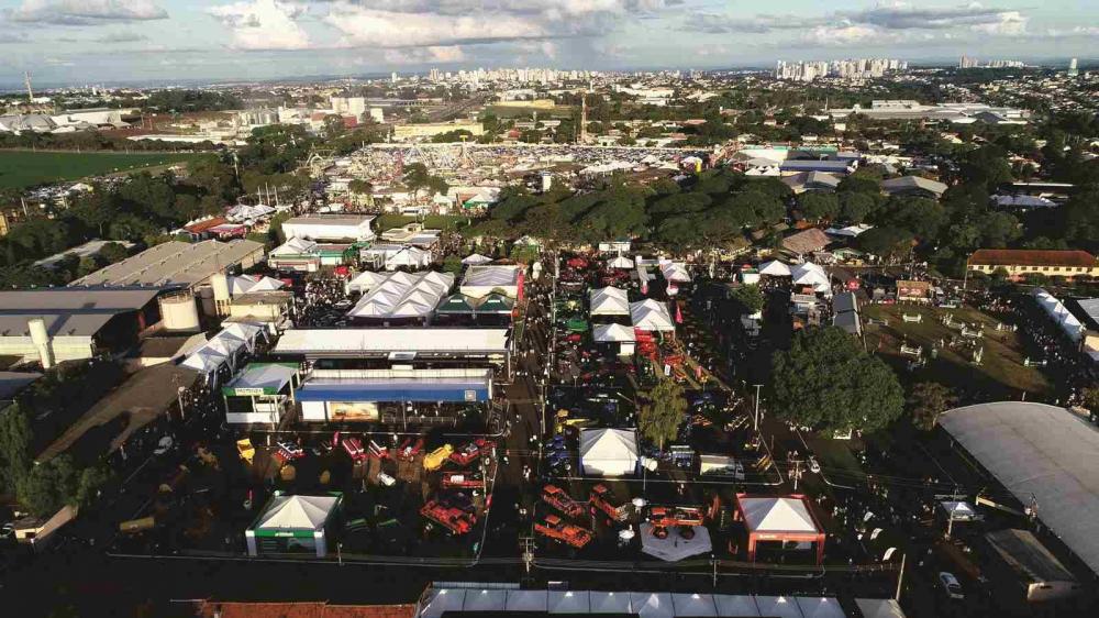 Atenta ao mercado, a cada ano a ExpoLondrina se reinventa e revela a sua capacidade em promover excelentes negócios dentro e fora do evento, fomentando a economia de toda a região.