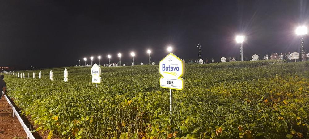A novidade deste ano é a exposição de maquinários agrícolas das maiores empresas da região, em que o público ficará por dentro da tecnologia utilizada no segmento.