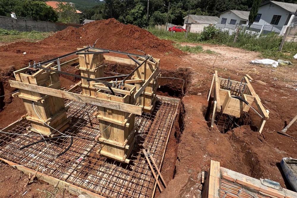 As obras de instalação da nova antena já começaram e em breve os moradores da cidade poderão desfrutar de uma melhor qualidade de imagem e som.
