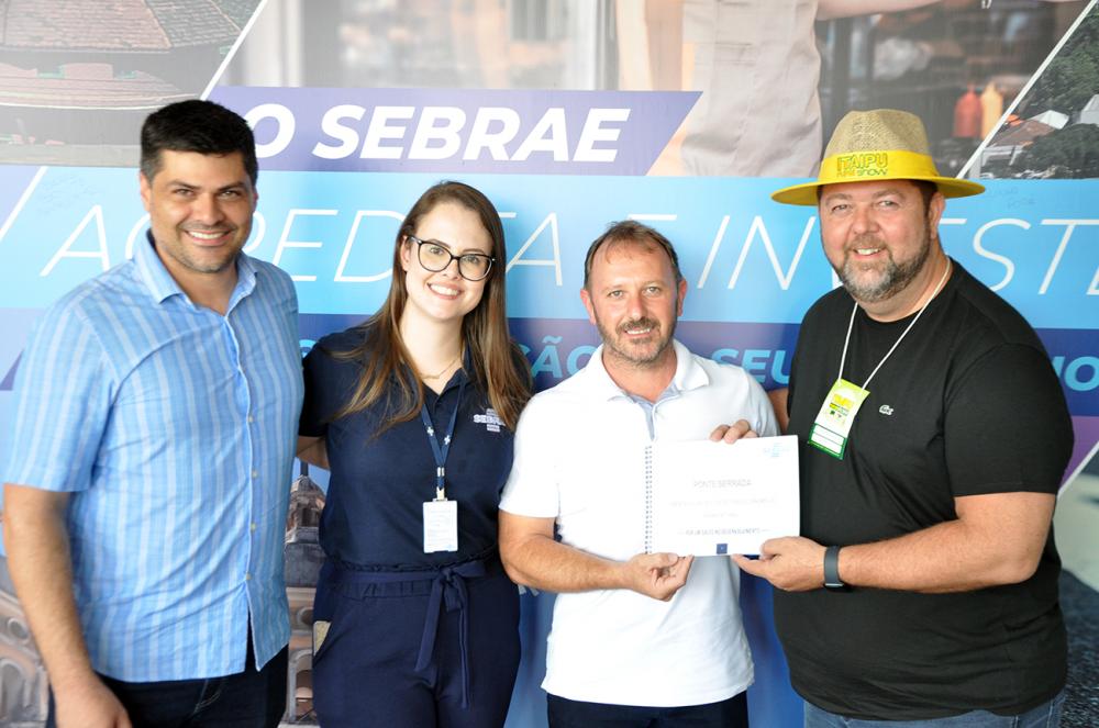 Leandro Dela Piccolla, Gabriela da Costa Heming, Ademir Amadori e Wanderley Andrade (Foto: Gabriel Cozzer).
