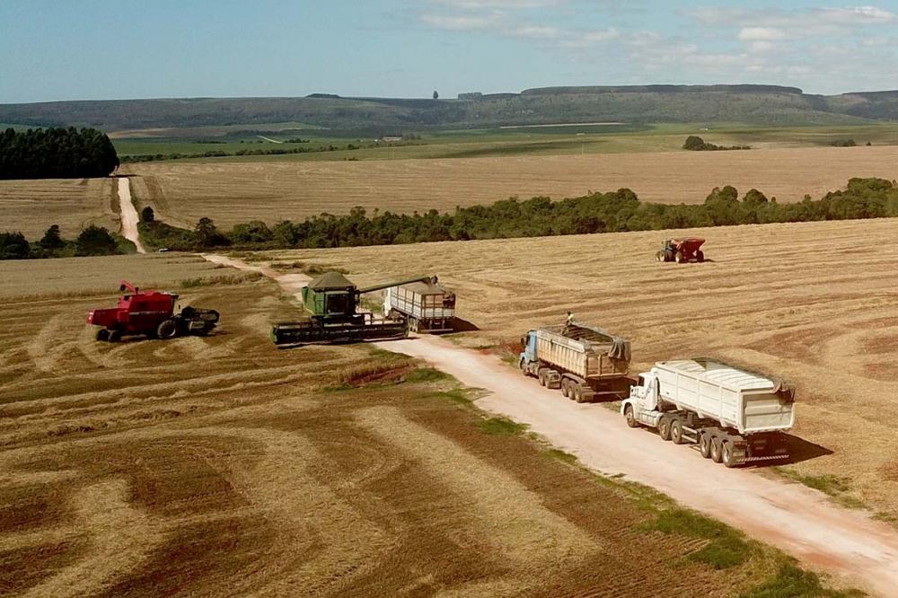 Secretaria de Segurança Pública do Paraná coordena operação para segurança nas estradas durante o escoamento da safra. Foto Toninho Anhaia