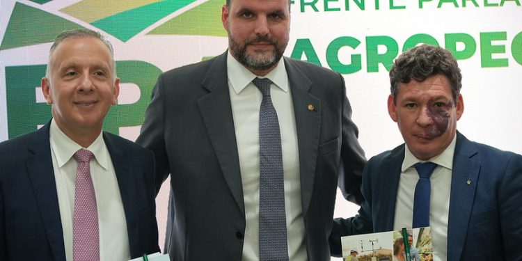 Durante a reunião foram apresentados oito pontos da proposta que o setor não aceita e que vai trabalhar contra a aprovação no Congresso. 