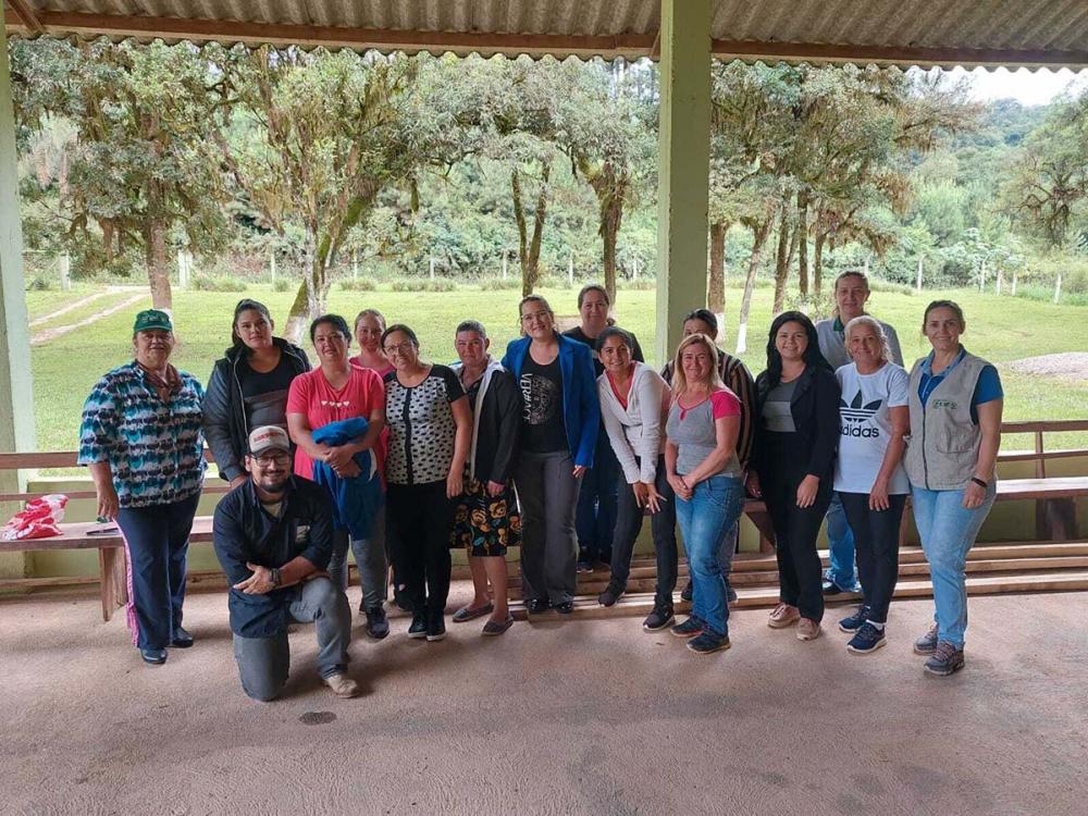 A Secretaria Municipal da Agricultura de Castro, Sindicato Rural de Castro e Sistema Faep/Senar promoveram mais um curso de derivados de leite nos dias 1º e 2 de março, na comunidade do Rio Bonito, distrito do Apaban