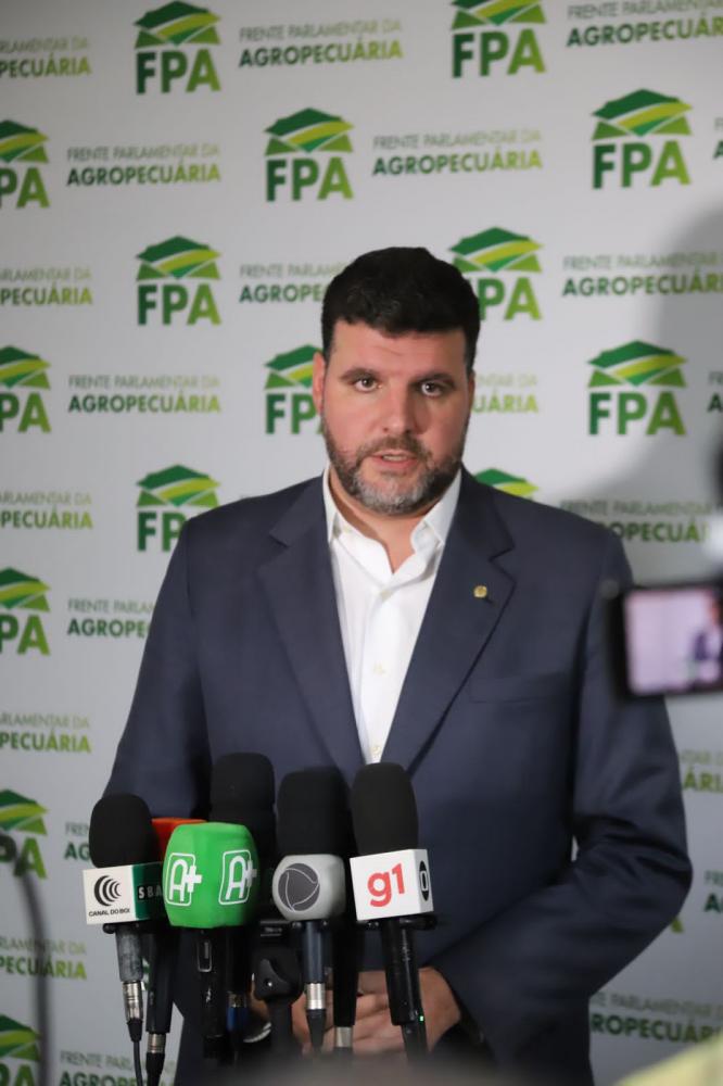 Pedro Lupion ressaltou também que o principal pleito da Bancada dentro da proposta – em debate no grupo de trabalho da reforma tributária na Câmara – é avançar na diferenciação de alíquotas para o setor agropecuário. 