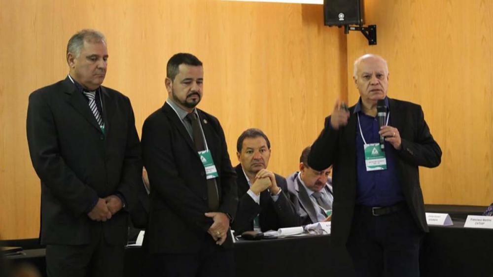 Natalino é o diretor-presidente do IDR-Paraná (Instituto de Desenvolvimento Rural do Paraná – Iapar-Emater) e vai acumular a função de presidente da Asbraer.