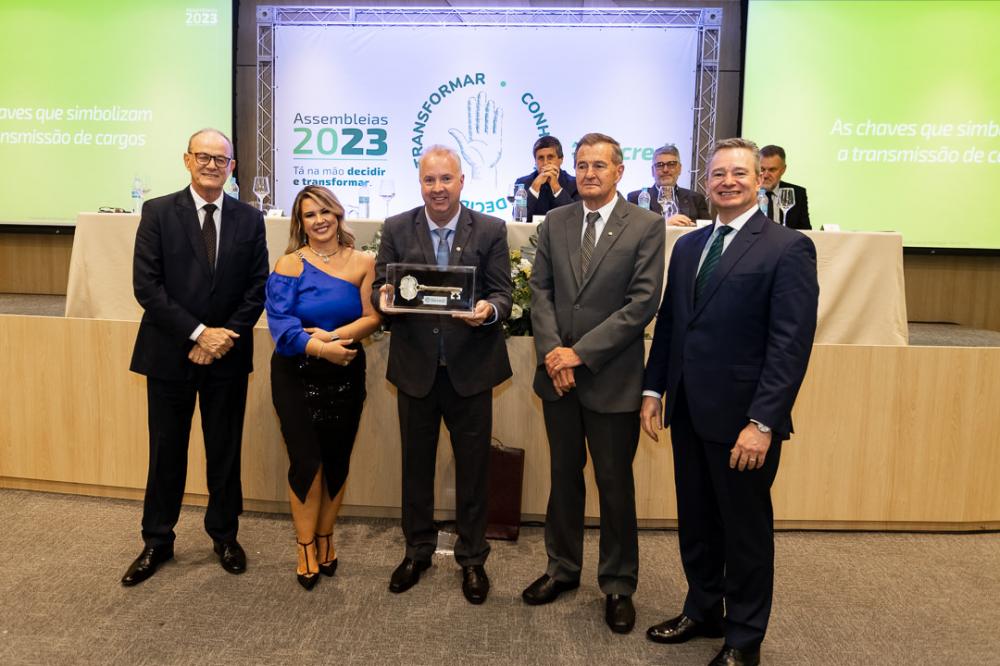 Em seu pronunciamento, o presidente eleito enalteceu o forte crescimento da cooperativa até aqui e a importância da continuidade desse desenvolvimento, que se dará através do trabalho conjunto de associados e colaboradores em prol da construção de um mund