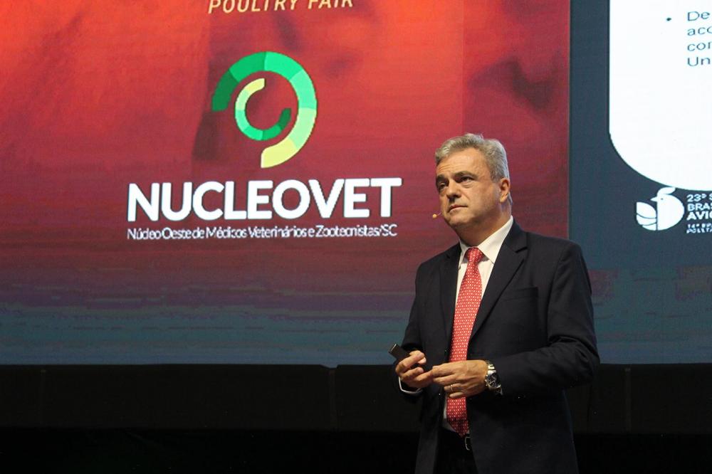 Presidente da Associação Brasileira de Proteína Animal (ABPA) afirmou que Brasil deve aproveitar status sanitário para firmar novos acordos comerciais.