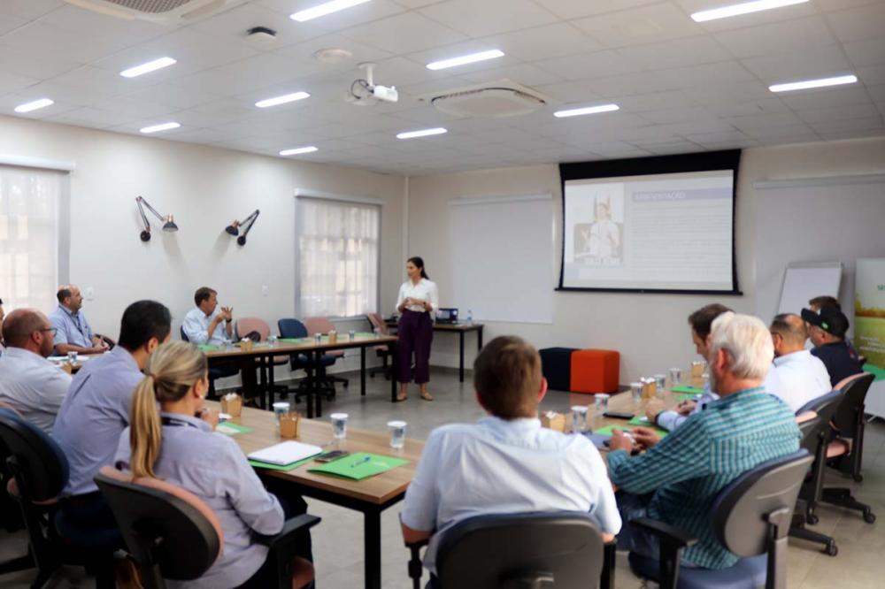 O programa ESG+COOP integra o Plano Paraná Cooperativo 200 (PRC200) – nome dado ao planejamento estratégico do cooperativismo paranaense. A organização das ações de ESG junto às cooperativas foi uma demanda identificada durante a construção do planejament