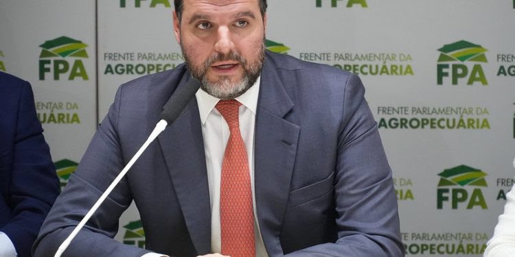 Para o presidente da Frente Parlamentar da Agropecuária (FPA), deputado federal Pedro Lupion (PP-PR), as 359 mil vagas geradas no campo de 2019 a 2022, de empregos formais, provam que o agro cresce e se profissionaliza, além de buscar, constantemente, ape