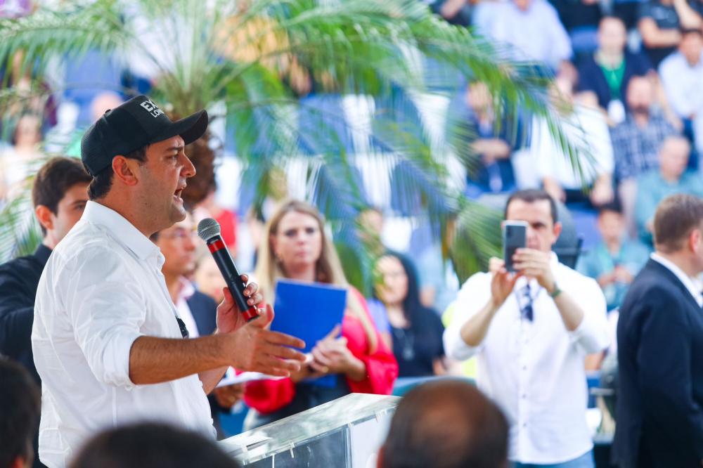 “Do início de mandato até agora foram mais de 100 reintegrações de posse, nenhuma com violência, sempre com diálogo. Queria tranquilizar nossos produtores e dizer que o que prevalece é a lei”, garantiu o governador Ratinho Junior (PSD).