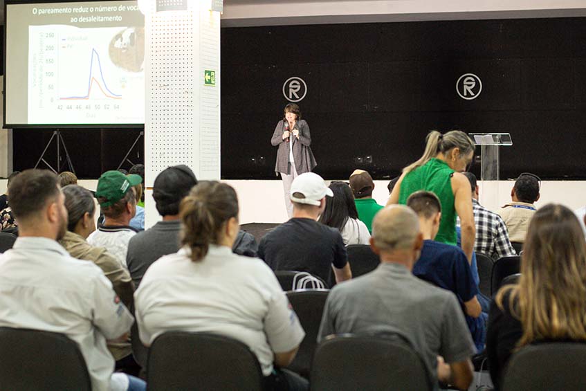 A Secretaria Estadual de Agricultura decidiu realizar um levantamento para mapear os produtores e realizar um diagnóstico da cadeia do leite no Paraná. Pelo menos 80 extensionistas vão aplicar um questionário em 1.517 propriedades. Fotos: Lunartty Souta