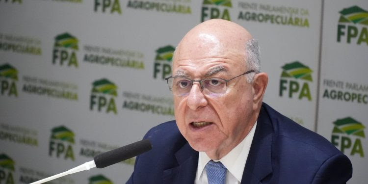 De acordo com o vice-presidente da FPA na Câmara dos Deputados, Arnaldo Jardim (CD-SP), a Frente trabalha na derrubada de alguns vetos essenciais para o desenvolvimento do agro. Segundo o deputado, todos os temas dialogam de forma direta com o setor.