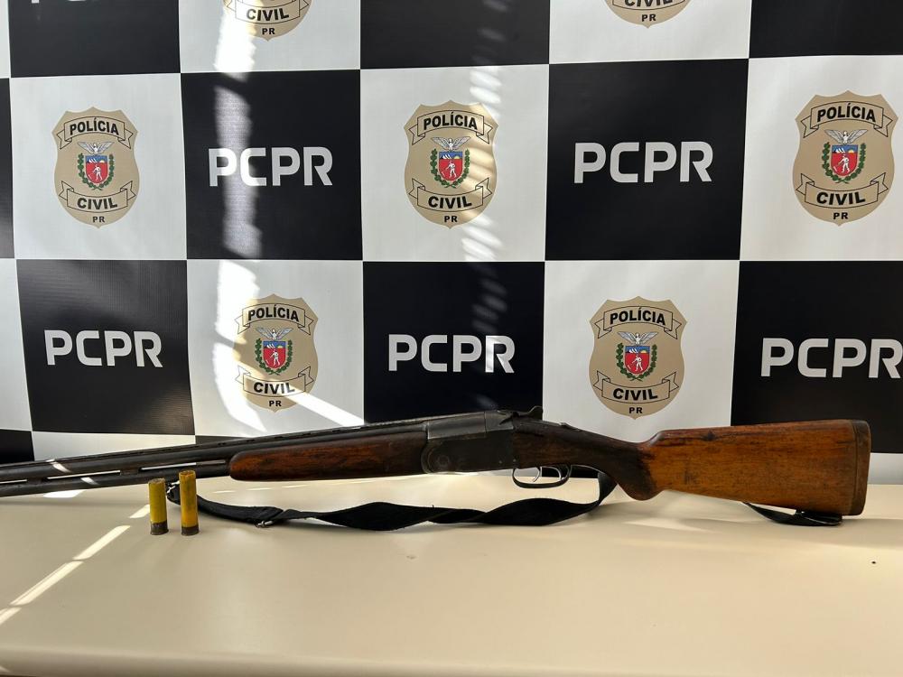 Prisão em flagrante de homem pelo crime de posse irregular de arma de fogo