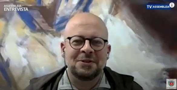 O especialista Marco Berberi, professor de graduação e pós-graduação, doutor em Direito pela Universidade Estadual do Paraná e procurador do Estado, é o convidado do programa Assembleia Entrevista.. Créditos: Reprodução