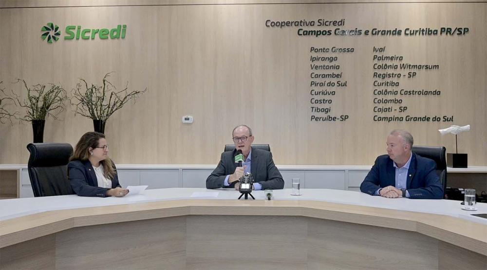 Em coletiva de imprensa, o presidente da Sicredi Central PR/SP/RJ e representante do Brasil no Conselho Mundial das Cooperativas de Crédito (WOCCU), Manfred Dasenbrock, falou sobre a importância do cooperativismo de crédito. Foto Toninho Anhaia.