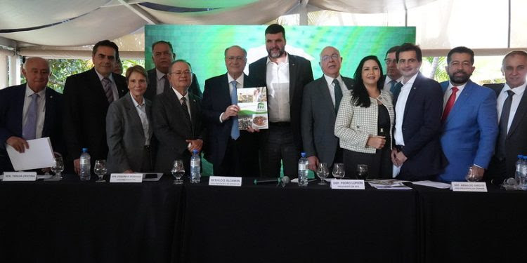 Vice-presidente foi recebido por membros da FPA e pregou a conciliação das pautas