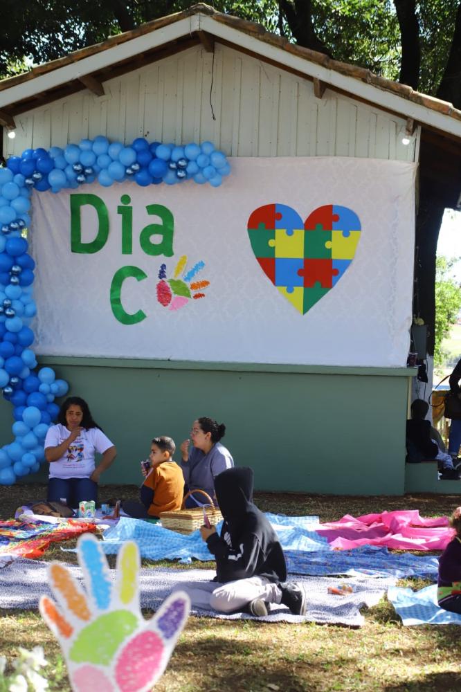 As cooperativas Capal, Ceral e Sicredi Novos Horizontes, com sedes em Arapoti/PR, promovem o Dia de Cooperar no dia 3 de junho, véspera do Dia Mundial do Meio Ambiente. 