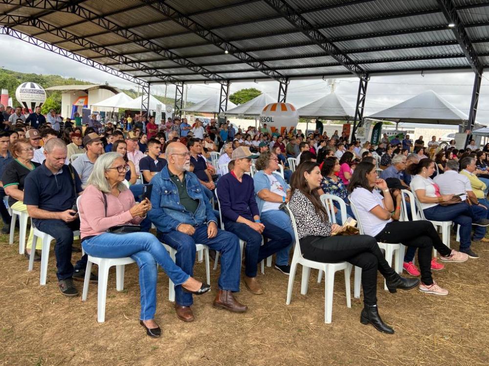 Criada pelo IDR-PR em 2013, a iniciativa atualmente conta com centenas de mulheres, distribuídas por grupos de 11 municípios do Norte Pioneiro do Paraná: Curiúva, Figueira, Ibaiti, Japira, Jaboti, Pinhalão, Tomazina, Siqueira Campos, Salto do Itararé, Joa