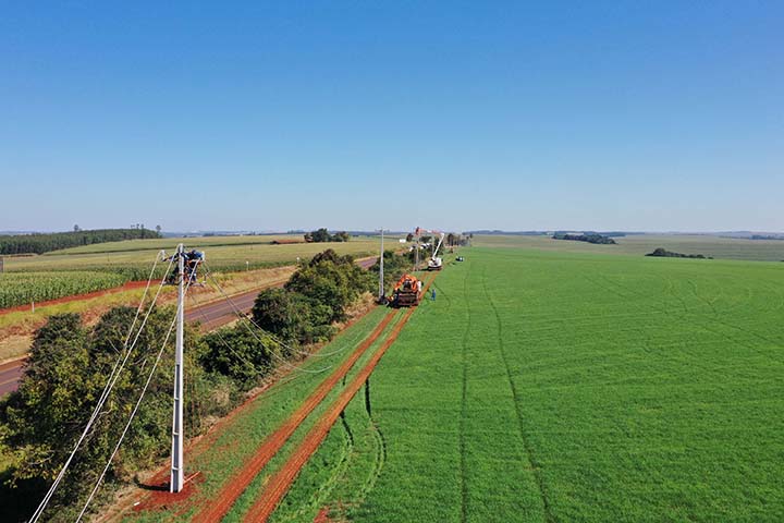 Copel entrega 12,5 mil km de novas redes do Paraná Trifásico e programa alcança 50% Foto: COPEL