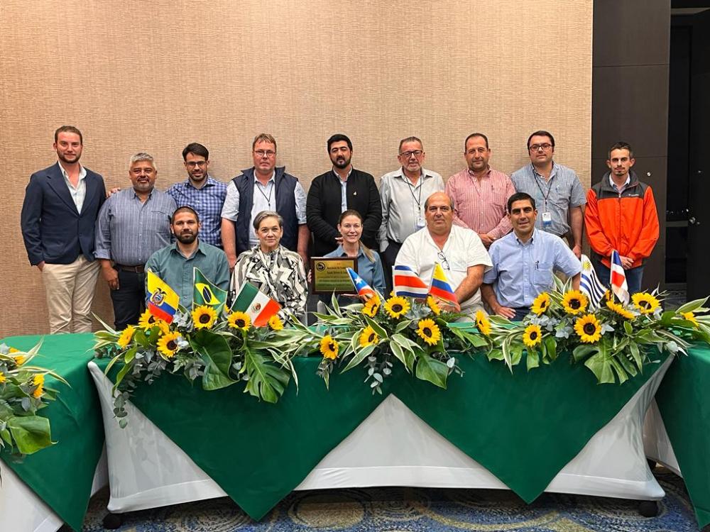 Essa união estratégica promete estimular a inovação, a produtividade e a sustentabilidade e consolidar a posição da região como um relevante polo na produção de leite a nível global.