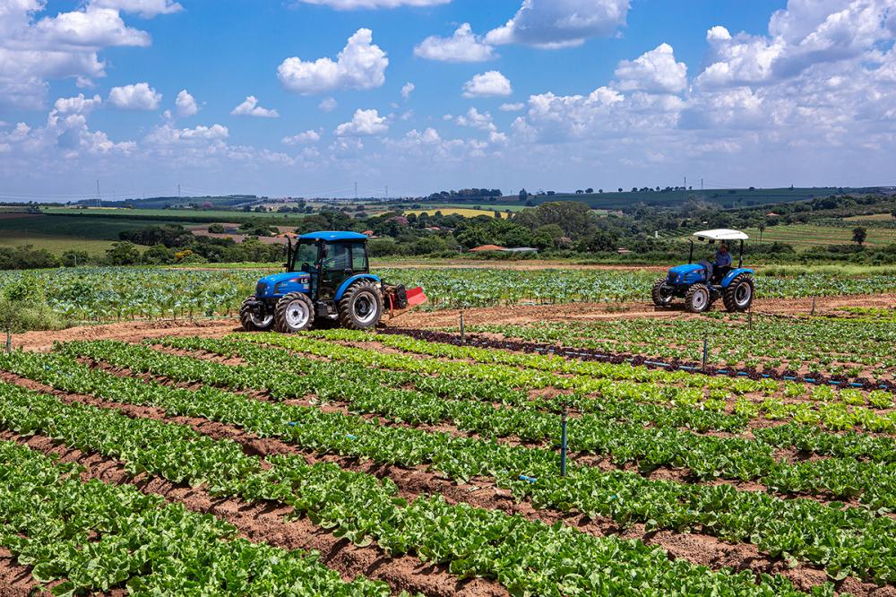  Tratores LS Tractor oferecem diferenciais específicos para o setor de horticultura Tratores LS Tractor oferecem diferenciais específicos para o setor de horticultura Nilson konrad
