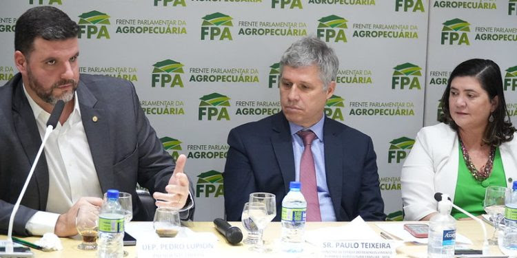 Segundo o presidente da FPA, as convergências com o governo federal devem ser buscadas para o bem dos produtores e do setor agropecuário e, para isso, o diálogo e a construção de pontes são essenciais.