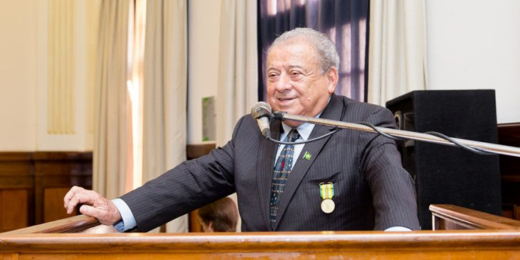 A trajetória de Paolinelli é marcada por uma busca incansável por soluções modernas e sustentáveis para o avanço do setor agrícola brasileiro.