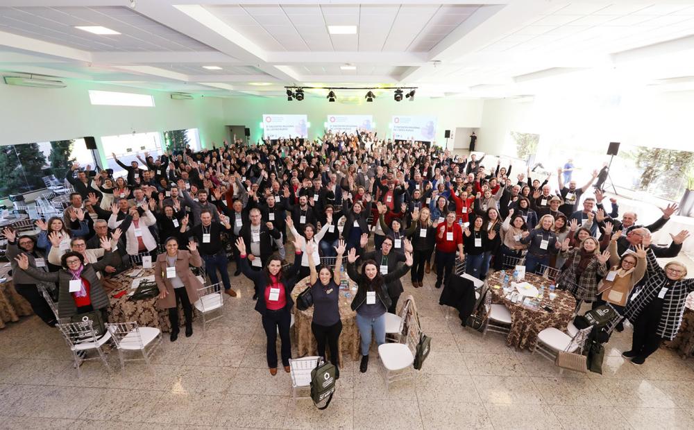 Em cada município por onde passou o 3º Encontro Regional de Líderes Rurais, a Comissão Estadual de Mulheres da FAEP (CEMF) teve um momento na programação para divulgar o seu trabalho. 