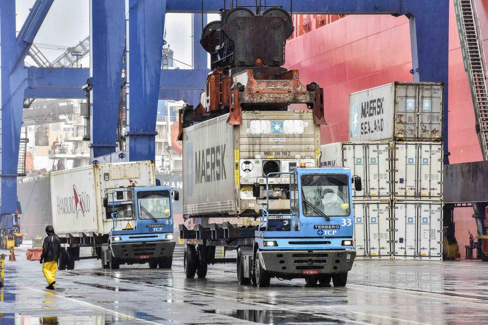 Além desses produtos, a agropecuária e as vendas de automóveis tiveram participação passando de US$ 96 milhões para US$ 189 milhões e US$ 236 milhões, respectivamente. Foto: Claudio Neves/Portos do Paraná
