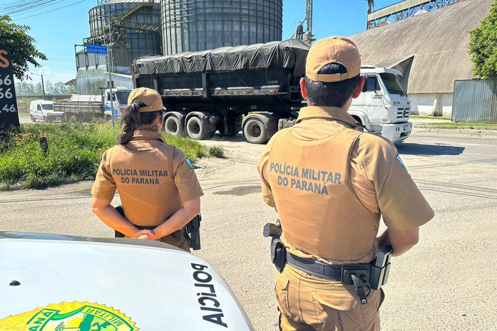 Polícia Militar apreende mais de 10 toneladas de fertilizantes furtados, em Paranaguá Foto: PMPR