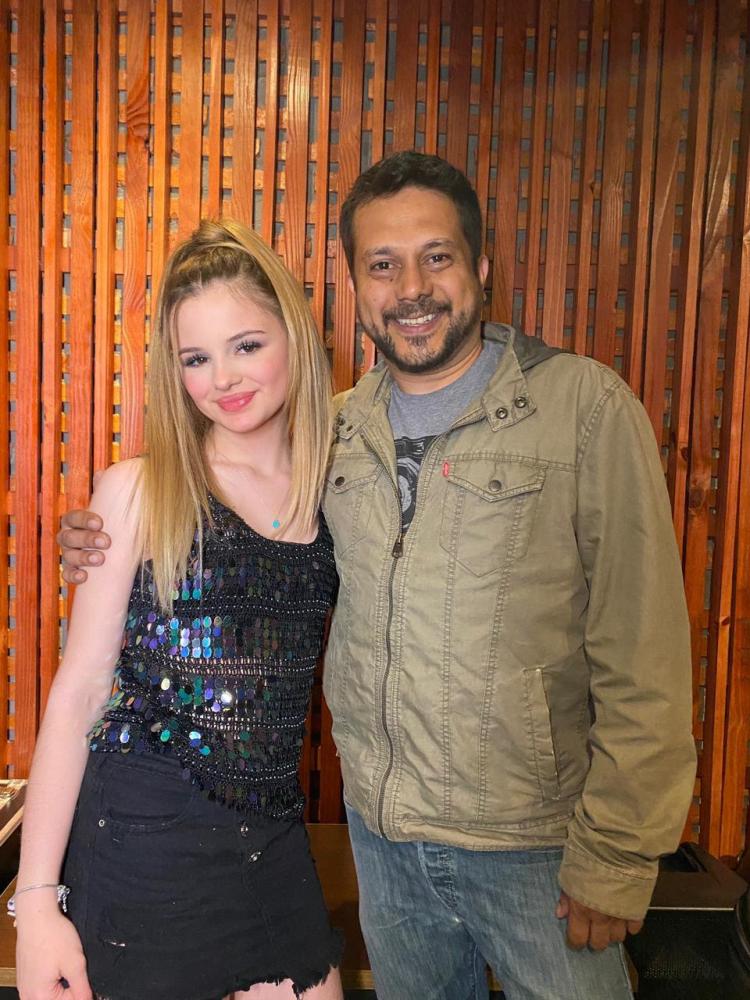 A cantora paranaense Giovanna Barbiero é uma das convidadas do Convida Lab: Bootcamp de Produtores Musicais.