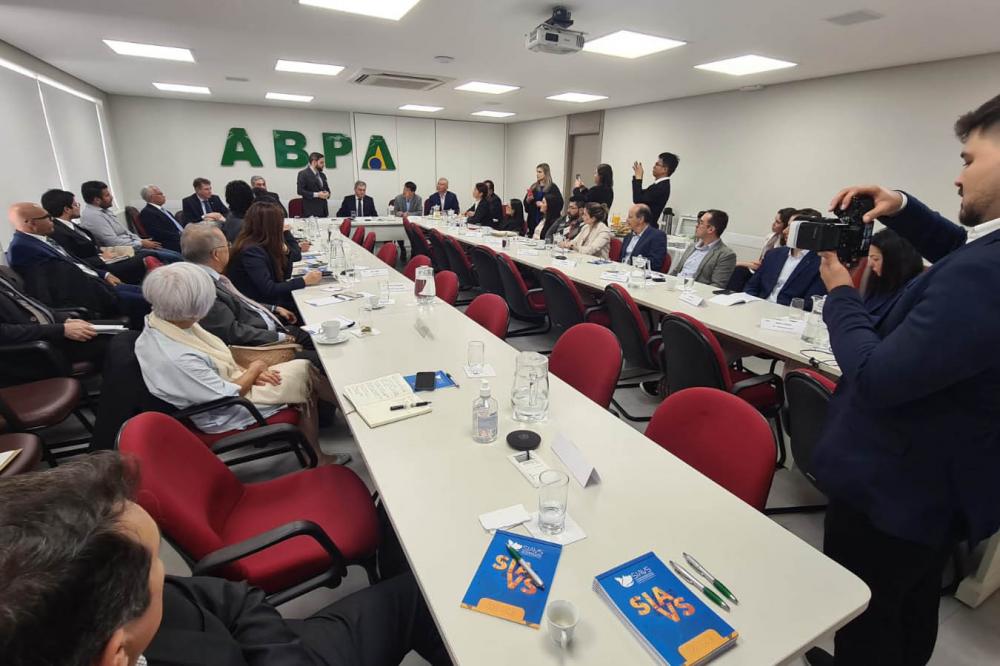 Paraná apresenta potencial produtivo e estrutura de defesa agropecuária e a autoridades chinesas Foto: SEAB-PR