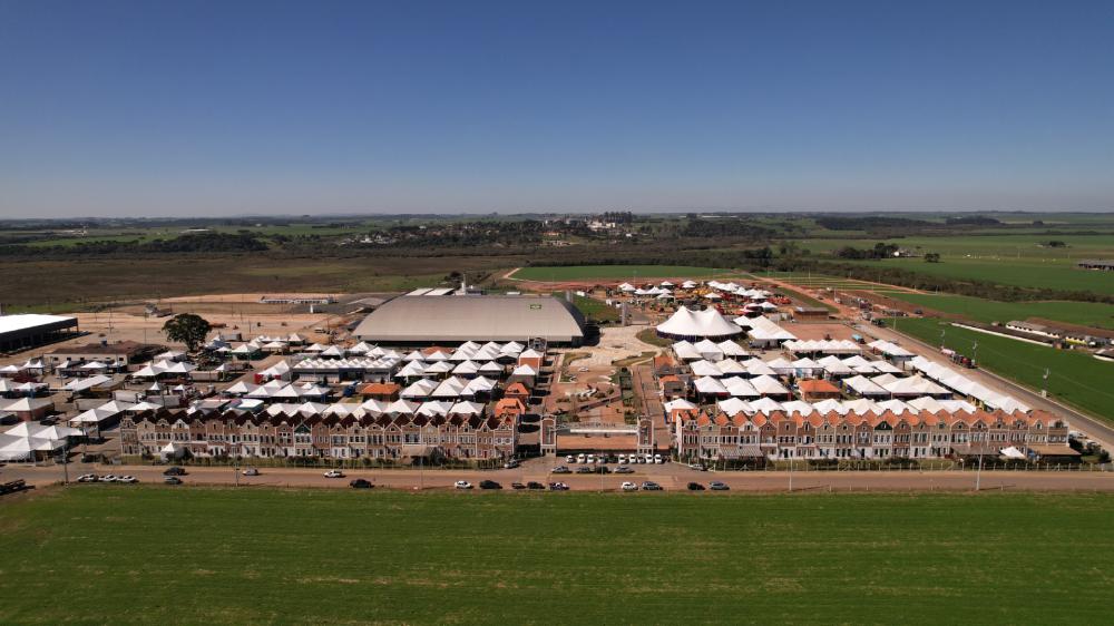  A Agroleite se empenha em fomentar o saber e oportunidades, evidenciando sua missão de impulsionar o conhecimento e transações. Nesse sentido, a iniciativa orquestra uma diversificada agenda de debates e seminários .