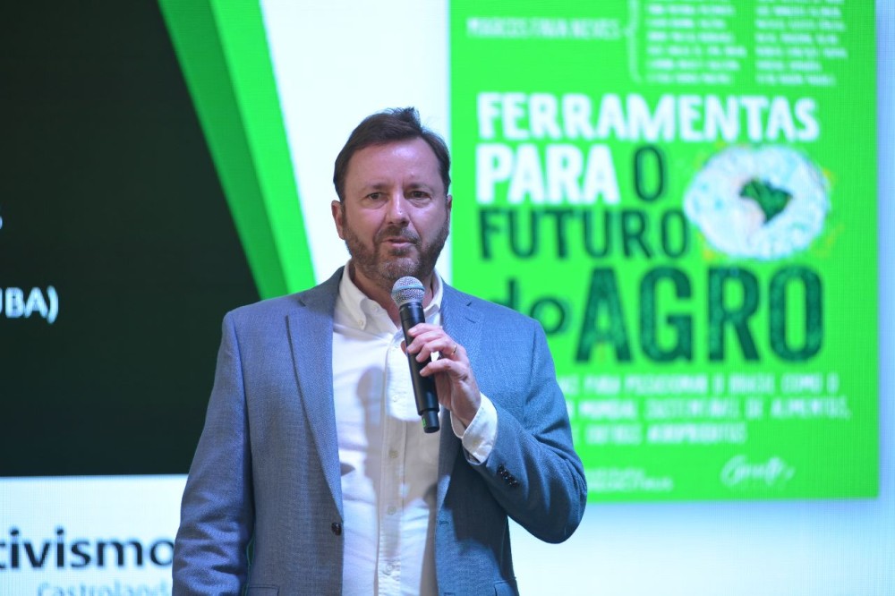Neves abordou em sua fala o quanto o Brasil precisa agradecer pela produção do agronegócio, pois é graças a ele que muitas pessoas tem o que comer em vários lugares do planeta.
