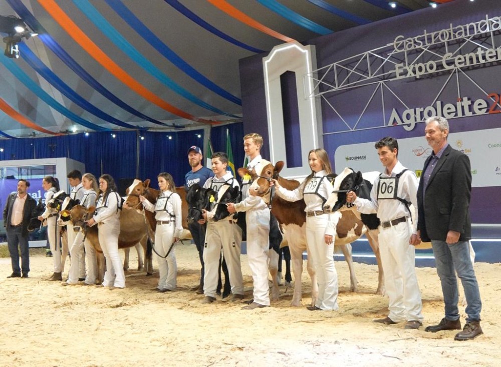 Os preparativos para este dia iniciaram em março e contaram com encontros em que os jovens foram capacitados sobre classificação dos animais, manejo e cuidados, tosquia, preparo para pista e apresentação.