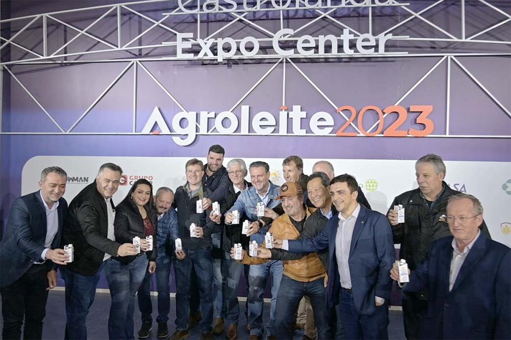 Ministro Carlos Fávaro Anuncia Medidas para Fortalecer a Cadeia do Leite e Agrícola no Evento Técnico Agroleite 2023. Foto Toninho Anhaia